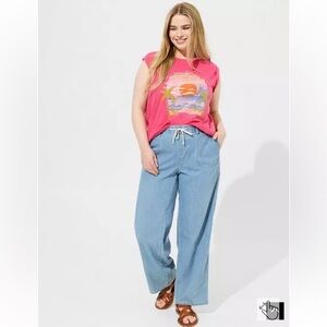 Torrid Santa Monica Relaxed Fit Heritage Slub Roll
Sleeve Tank